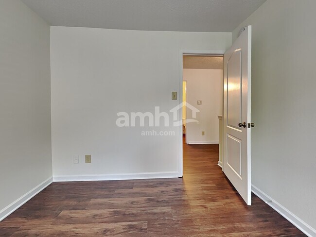 Building Photo - 7601 Eben Dr