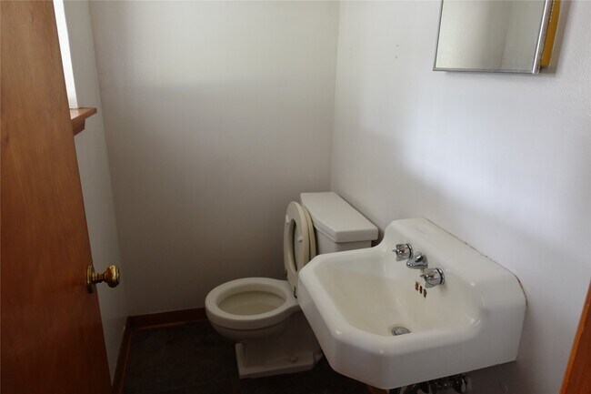 Building Photo - 918 Lehman St