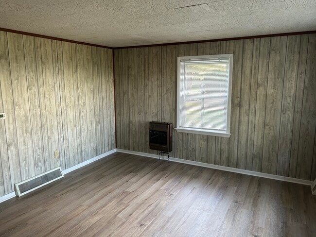 Building Photo - 253 Beacon Light Rd