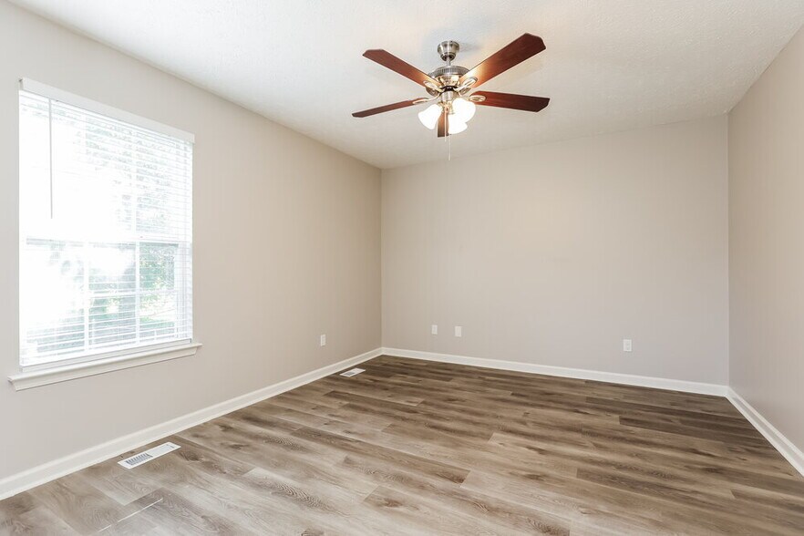 Building Photo - 2718 Lincoya Dr