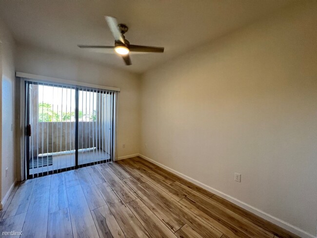 Building Photo - 2 br, 2 bath Condo - 9820 North Central Av...