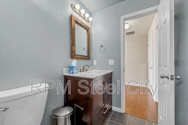 Building Photo - 5104 Tabor Lane