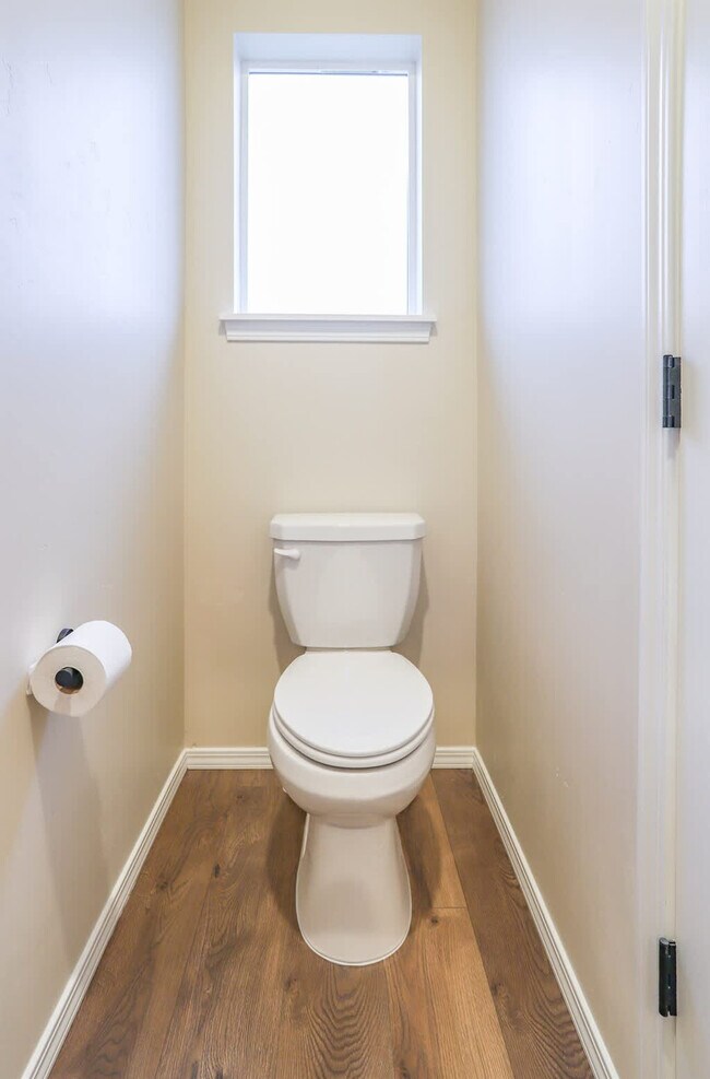 Building Photo - 717 E Elgin St