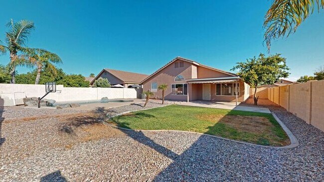 Building Photo - 3830 E Kroll Dr