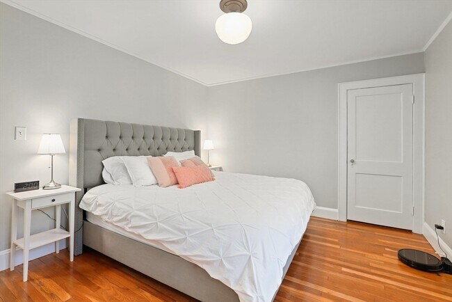 Building Photo - 54 Edgecliff Rd