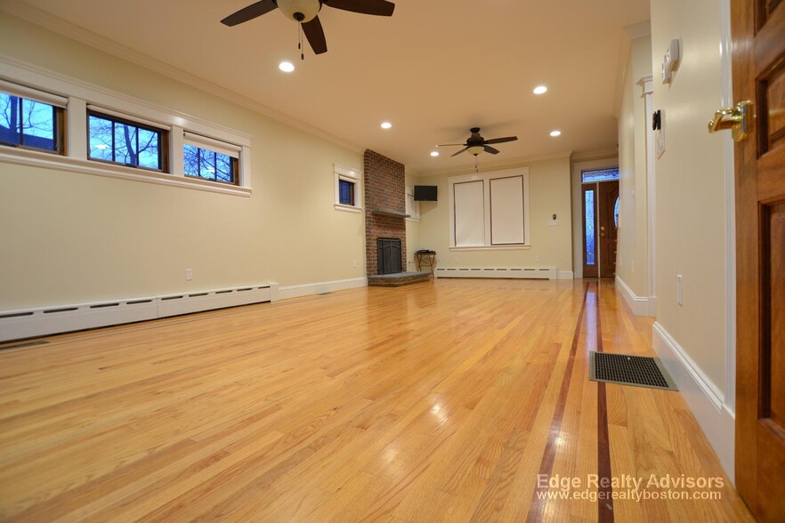 Building Photo - 42 Gerrish St