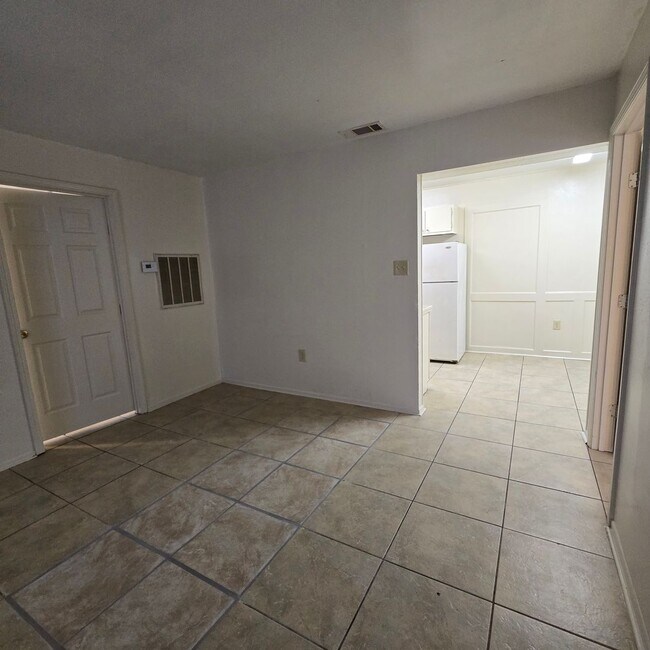 Building Photo - 8556 Leake Ave