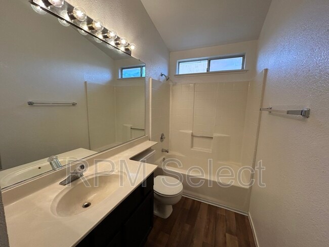 Building Photo - 4956 Villa Royale Way