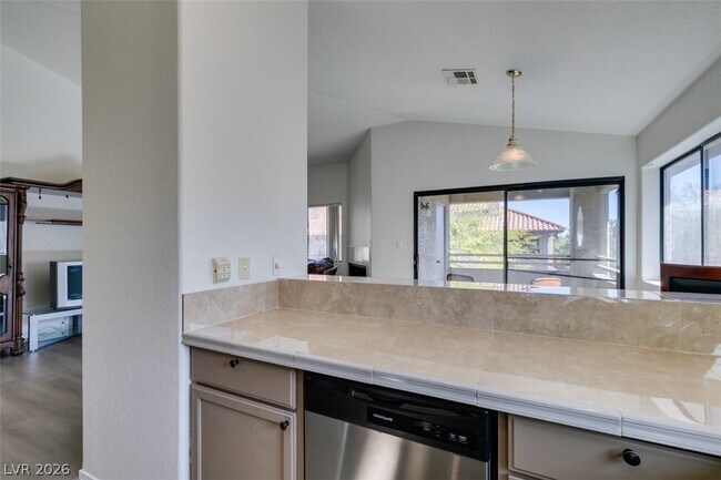 Building Photo - 5054 S Rainbow Blvd