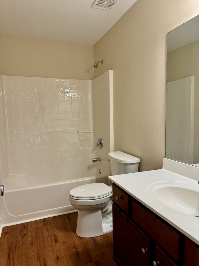 Building Photo - Better than New!