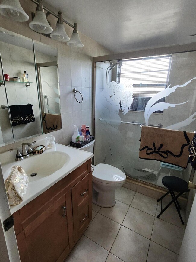 Building Photo - 113 Mansfield C