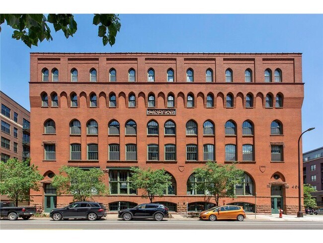 Building Photo - 400 N 1st St