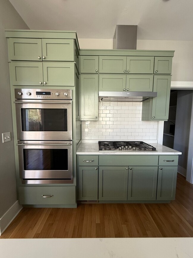 Building Photo - 425 S Yellowstone St