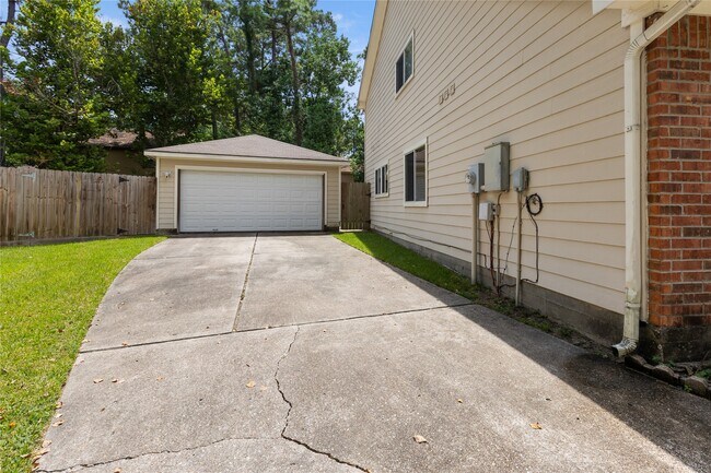 Building Photo - 22014 Soft Pines Ct