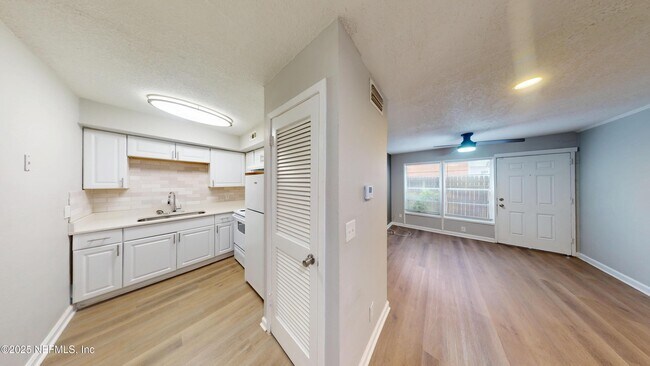 Building Photo - 2887 Post St