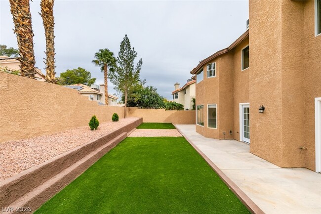 Building Photo - 821 Long Branch Dr