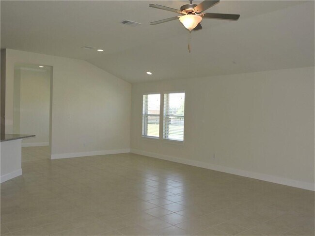 Building Photo - 1120 Sundrops St