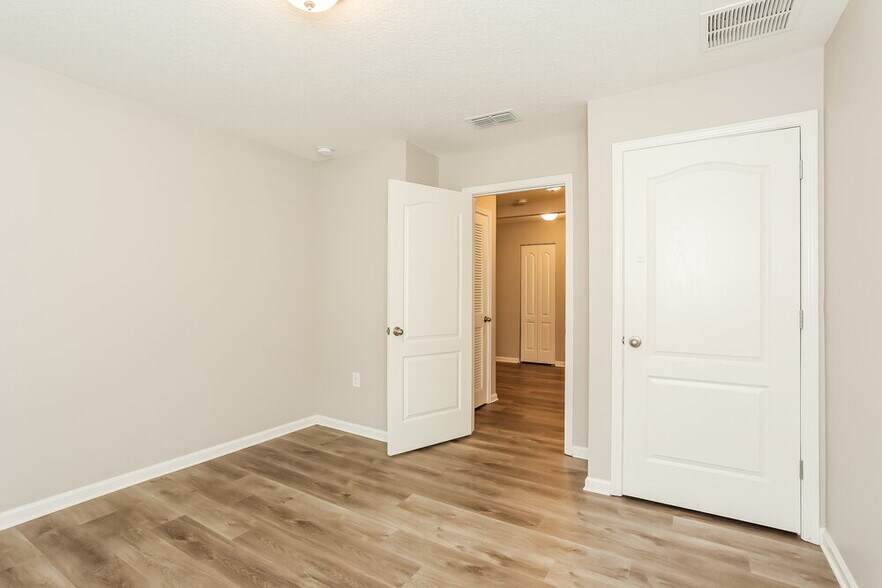 Building Photo - 12221 Glimmer Wy