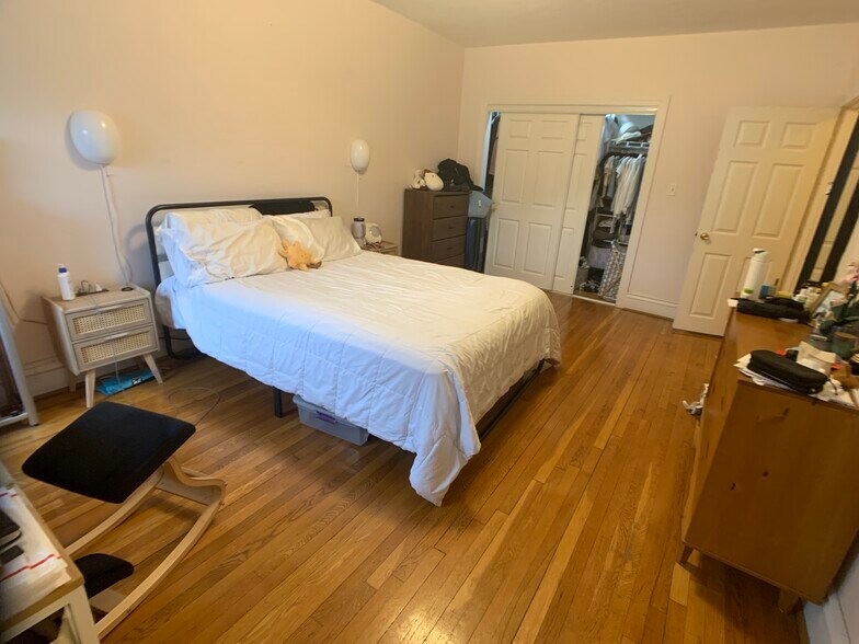 Building Photo - 8 Fairbanks St