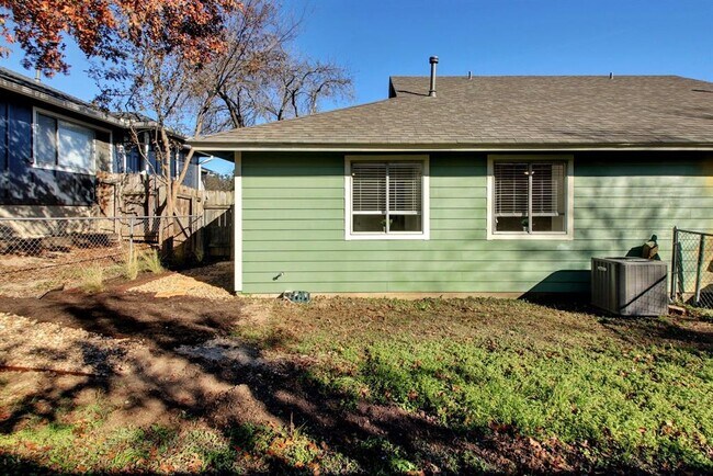 Building Photo - 1813 Gracy Farms Ln