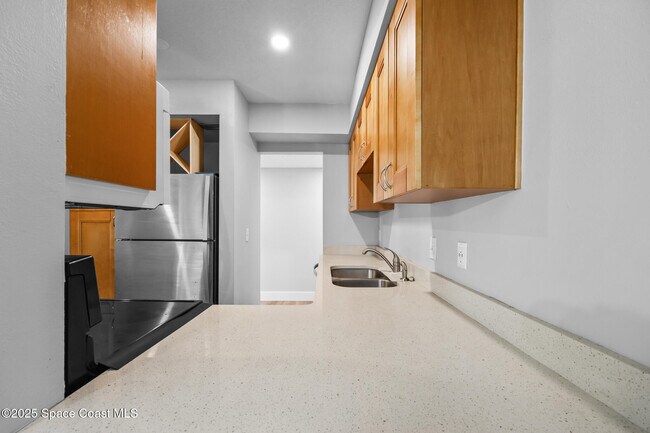 Building Photo - 500 Summerset Ct