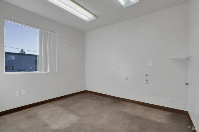 Building Photo - 490 E L St