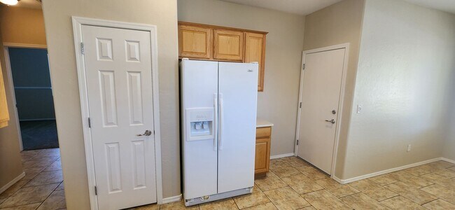 Building Photo - Freshly painted & all new carpeting - 3BR ...