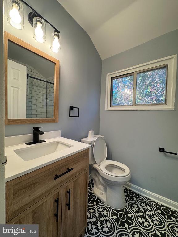 Building Photo - 5612 62nd Ave