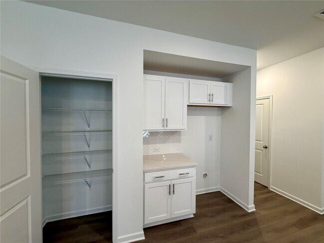 Building Photo - 5333 Frontier Ct