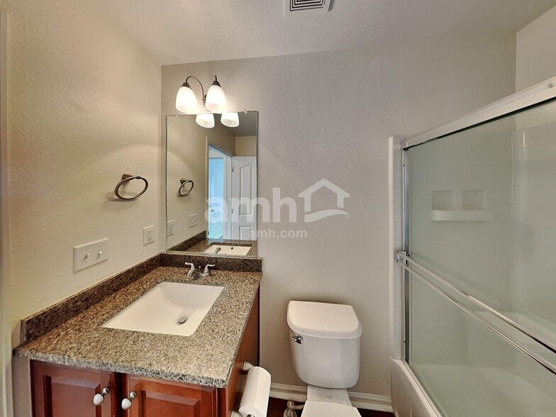 Building Photo - 2275 Coach House Loop