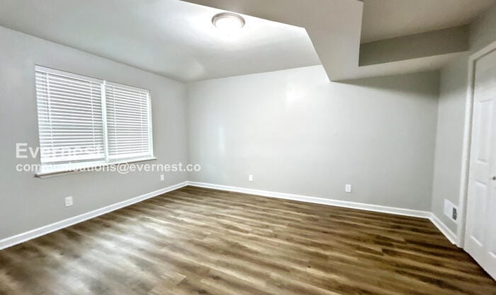 Building Photo - 2507 Dawn Dr