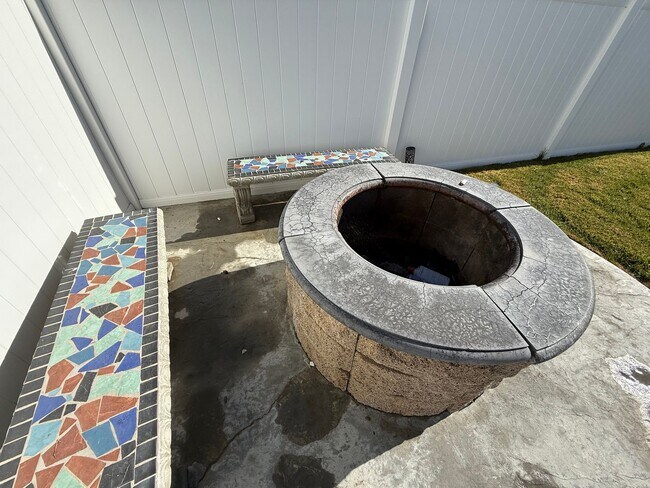 Building Photo - Eagle Ranch Community-2 Story 4 bedrooms Spanish Style Home