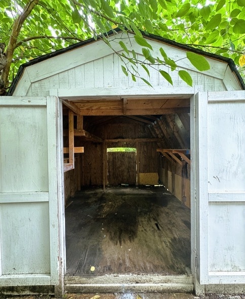 Building Photo - 1644 Russwood Rd