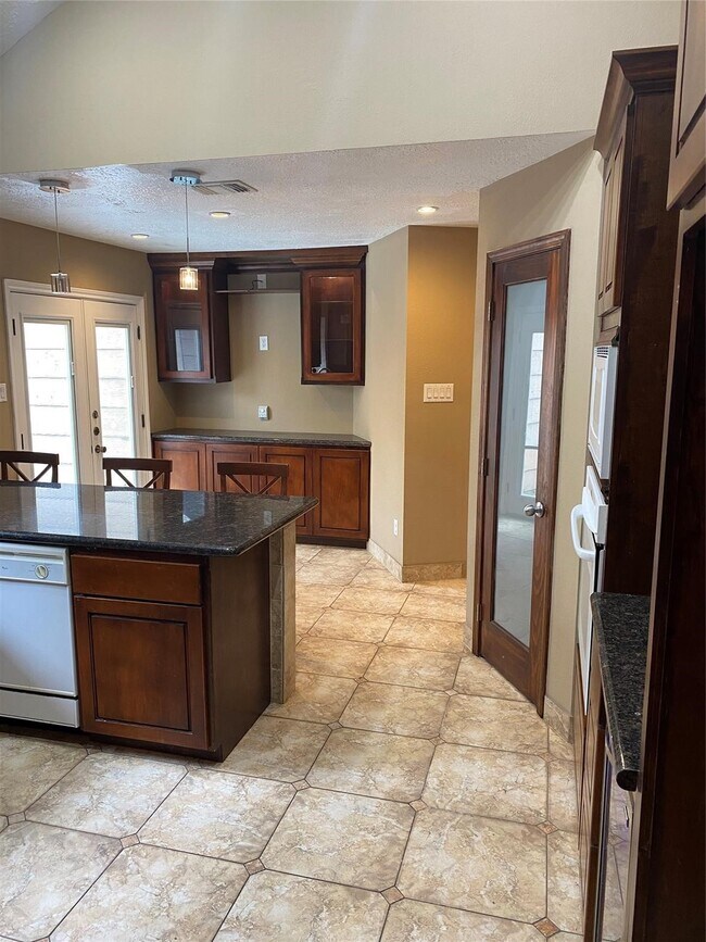 Building Photo - 22811 Rangeview Dr