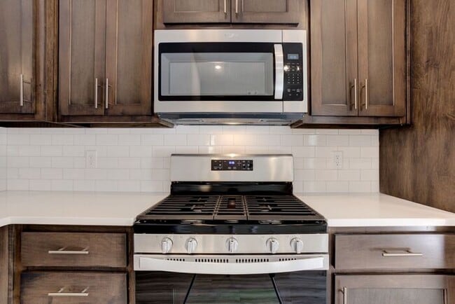Building Photo - 4/2.5/2 New Construction Available Now!