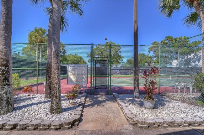 Building Photo - 1389 Pine Ridge Cir E