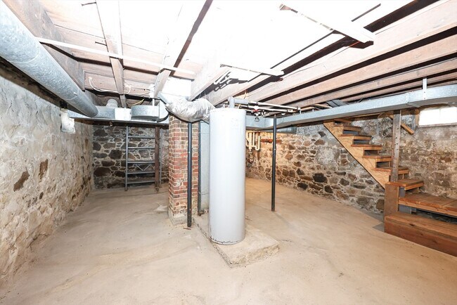 Building Photo - 50 Front St