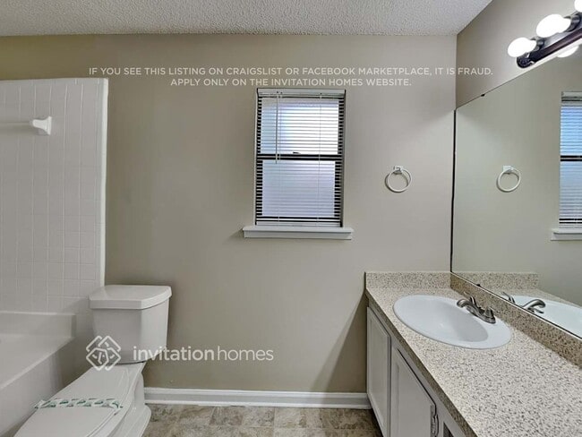 Building Photo - 12281 Autumnbrook Trail E