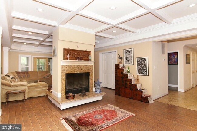 Building Photo - 6431 Fairland St
