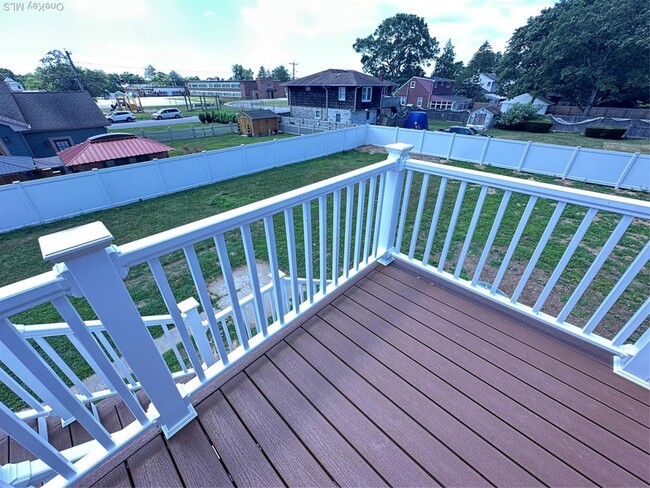 Building Photo - 15 Mida Ct