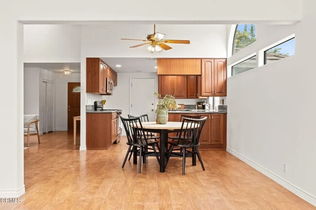 Building Photo - 2226 Sanderling St