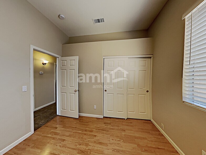 Building Photo - 15810 W Durango St