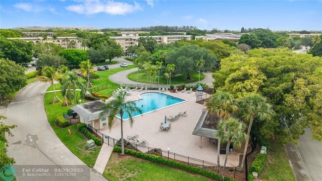 Building Photo - 4701 Martinique Dr