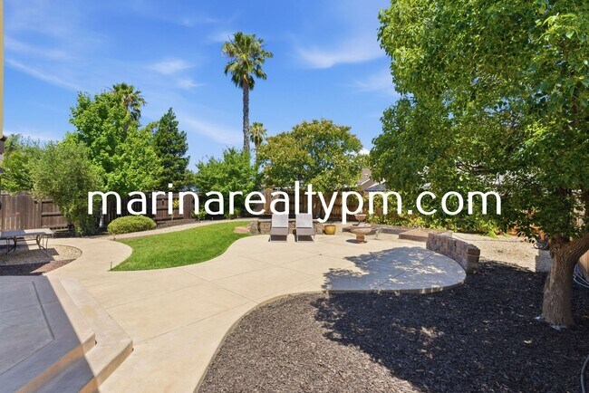 Building Photo - Home Sweet home-Beautiful remolded 3 bedroom 2 bathroom