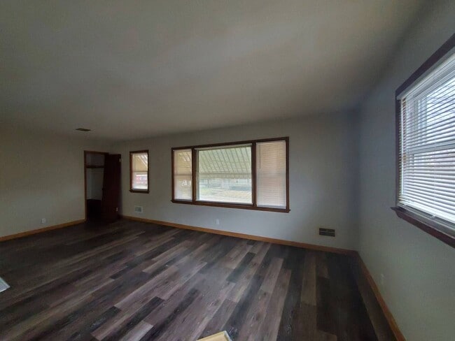 Building Photo - 4052 N 85th St