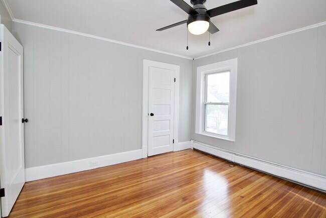 Building Photo - 145 Pleasant St