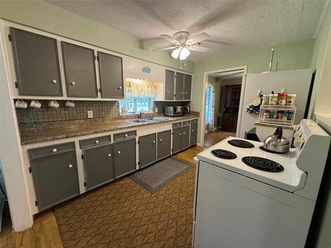 Building Photo - 2300 Bowler Rd