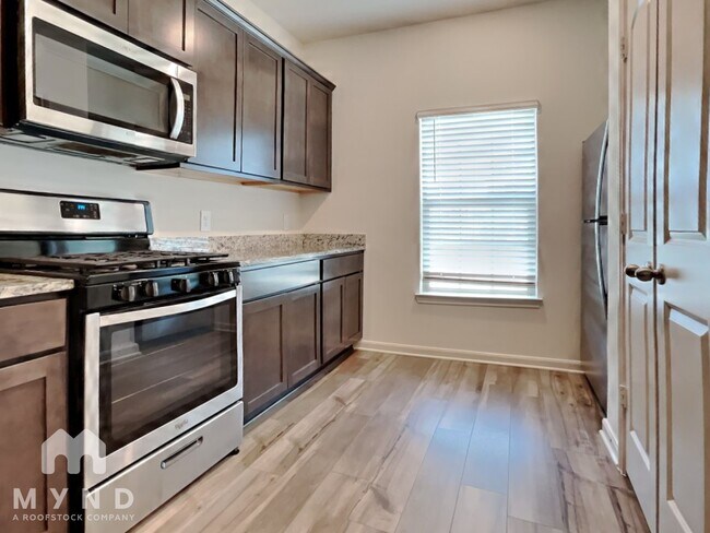Building Photo - 3014 Boran Dr