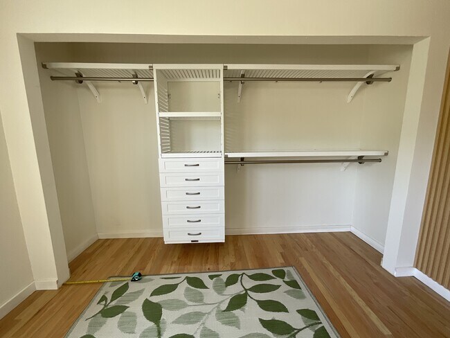 Building Photo - 2724 Locksley Pl