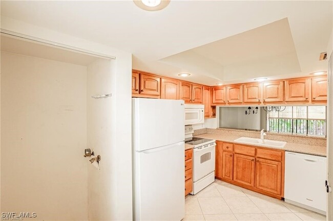 Building Photo - 15126 Parkside Dr